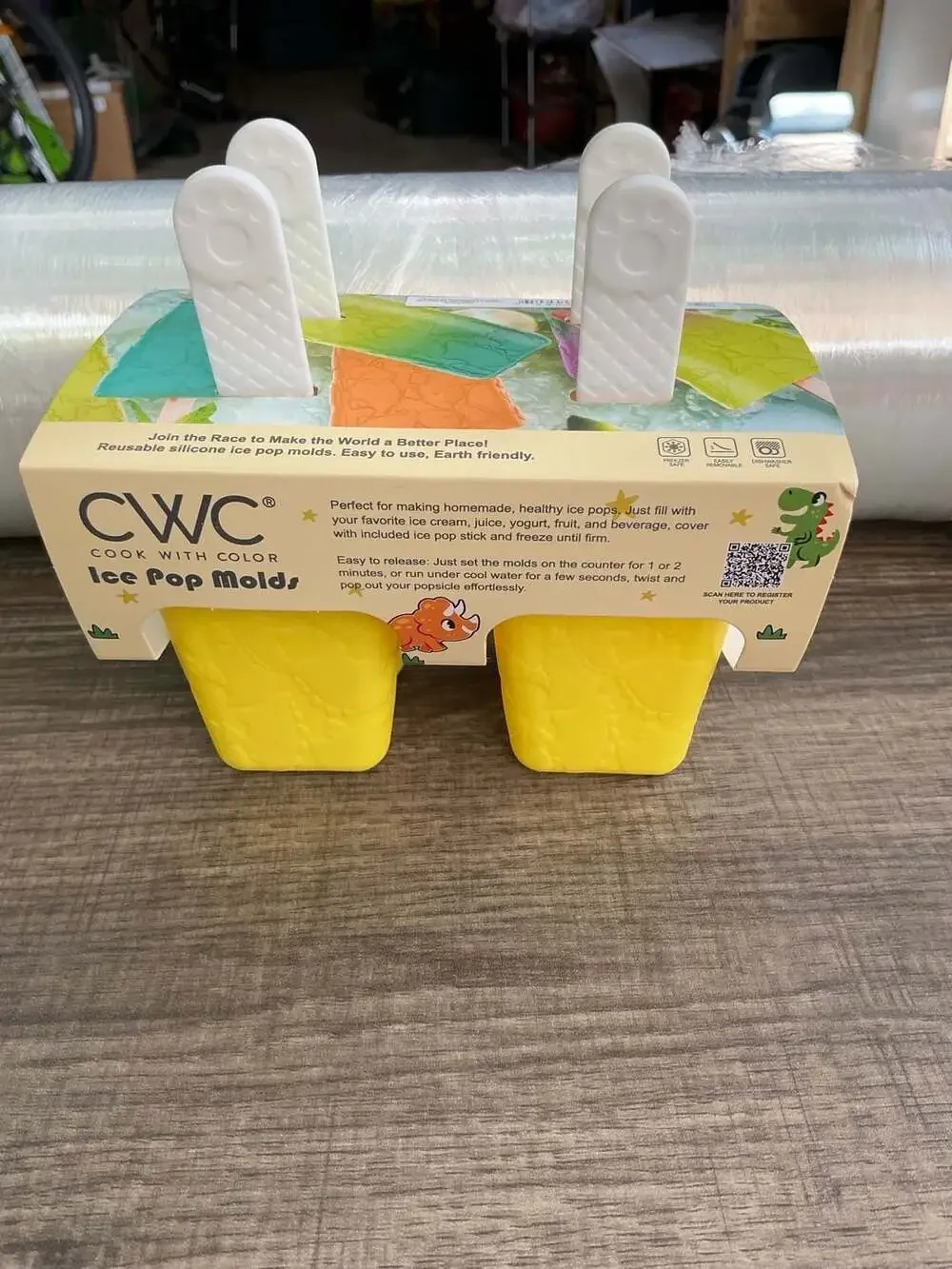 CWC Cook With Color Silicone Ice Pop Molds 4-Cavity Dinosaur Pattern
